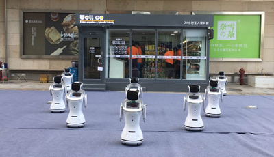 深圳首家无人便利店开业，三宝机器人智慧助阵