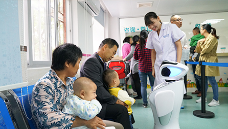 三宝平台机器人走进社康中心，“智慧医疗”日益临近
